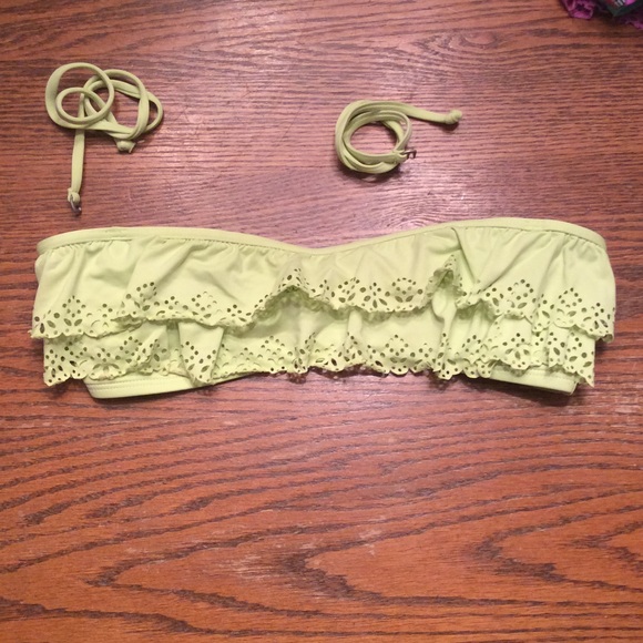 Hollister bikini top with removable straps