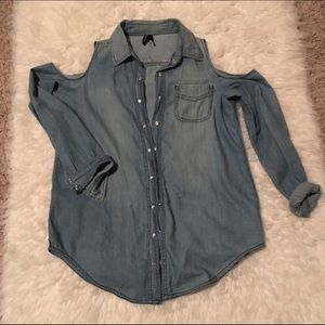 Denim shirt w shoulder cutouts