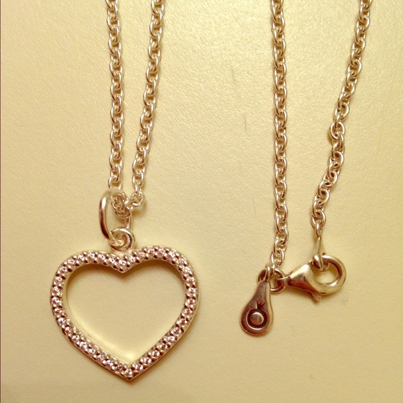 Pandora "Be My Valentine" Necklace 💗