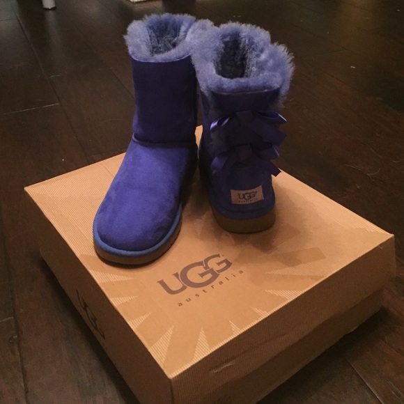 UGG Shoes - Worn once blue Uggs