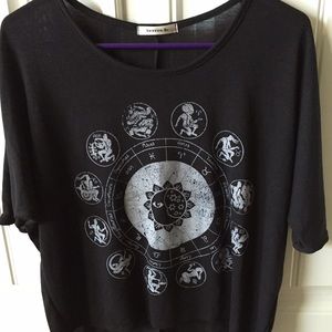 Black 3/4 sleeve shirt size medium. Never worn