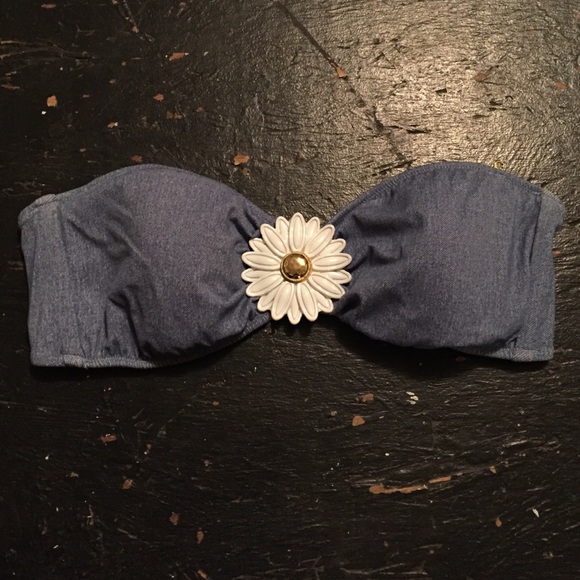 Bandeau daisy swim suit top.