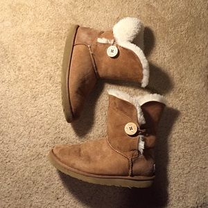 UGGS