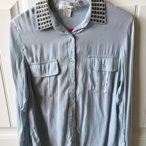 Studded collar shirt. Size medium