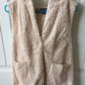 Fuzzy cream vest. Size small.