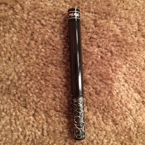 Kat Von D everlasting liquid lipstick in witches