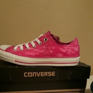 Converse tye died hot pink