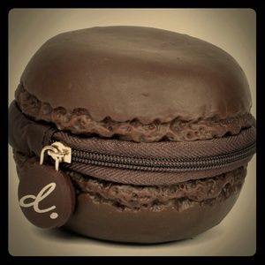 Scented macaron coin purse