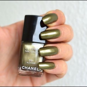 Chanel nail polish 591
