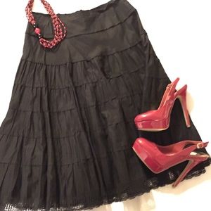 White House Black Market size 8 tiered skirt