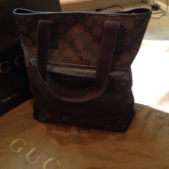 Gucci Handbags - Gucci tote, authentic, love this bag,❤️14Lx5W