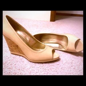 Tahari peep toe wedges