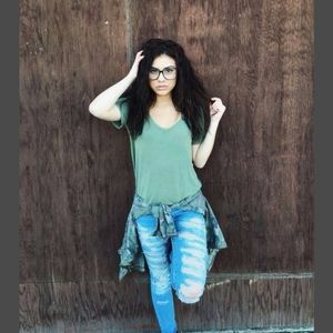 Meet your Posher, Julia