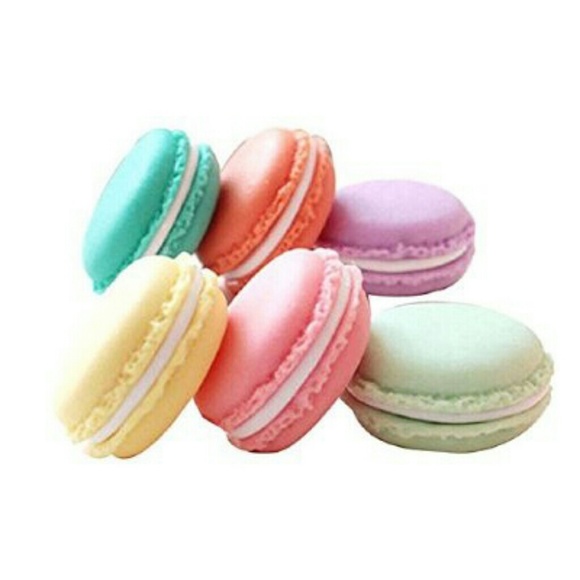 Mini macaron containers