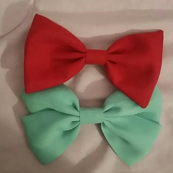 Teal and red hair bows
