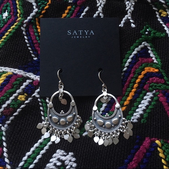 Satya Jewelry Jewelry - Sterling Silver Chandelier Earrings