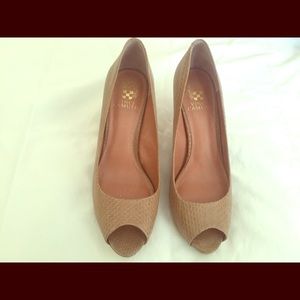Vince Camuto peep-toe pump!