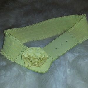 Yellow belt with rosette