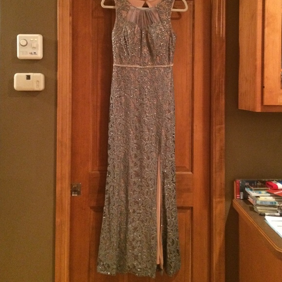 Dress - Picture 2 of 4