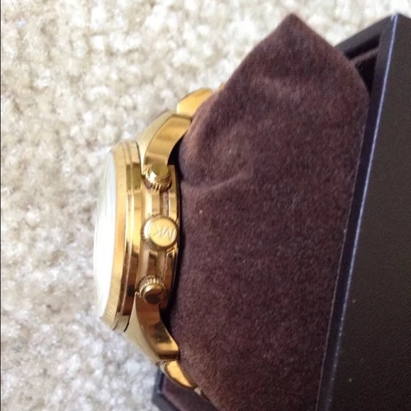 Michael Kors Unisex Gold Oversized Runway Watch - Picture 2 of 4