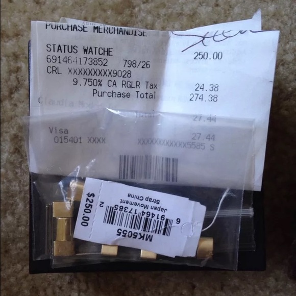 Michael Kors Unisex Gold Oversized Runway Watch - Picture 4 of 4