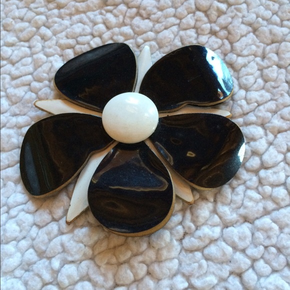 VINTAGE LEATHER PIN