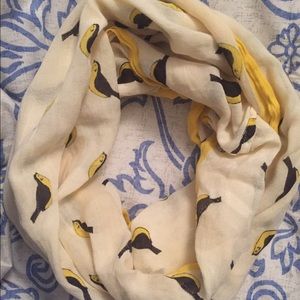 ✨PRICE FIRM--NWOT Bird Print Infinty Scarf