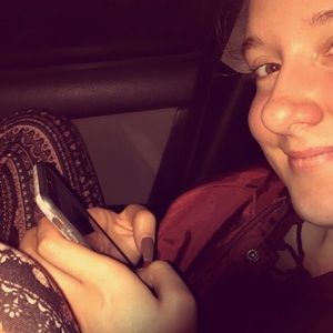 Meet your Posher, Cassandra