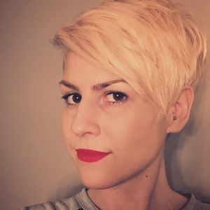 Meet your Posher, Leslie