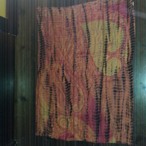 Wrapsody in Hues Tapestry Circle Scarf - Picture 2 of 4