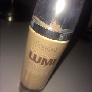L'Oreal True Match Lumi Foundation in Porcelain