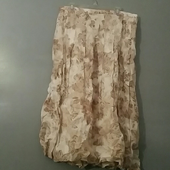 Tan pleated skirt