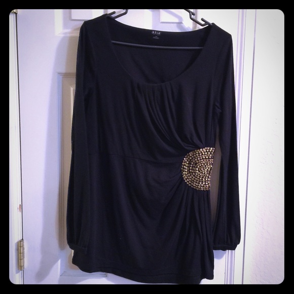 🎉Black blouse-gold decals that bunch the side.🎉