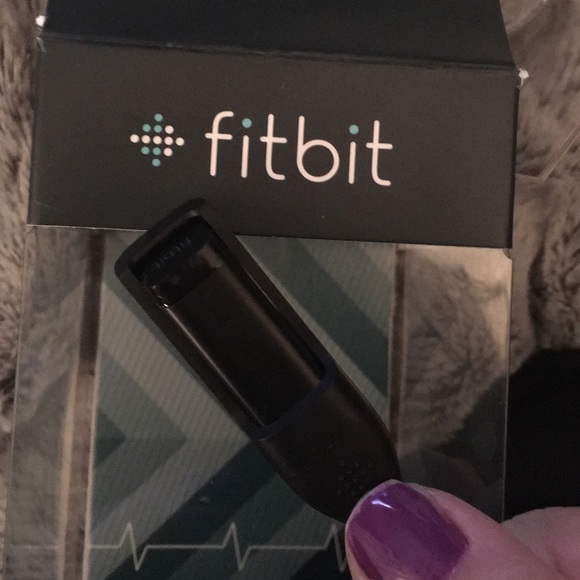 Like NEW Fitbit flex - Picture 4 of 4