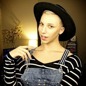 Meet your Posher, Mickey