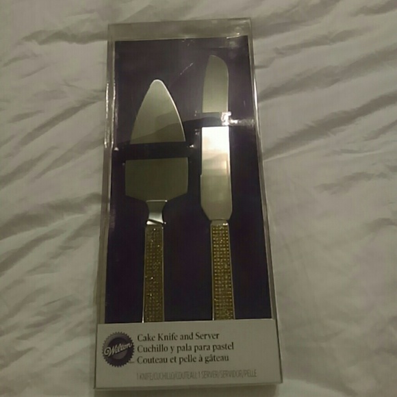 Wilton Cake knife and server