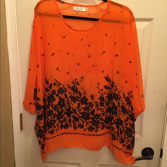 Bat wing sleeve sheer chiffon tunic.