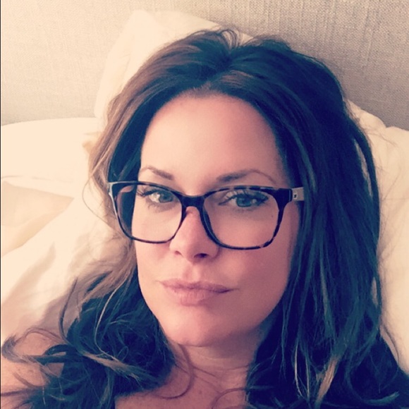 Meet your Posher, Mindy - Picture 2 of 2