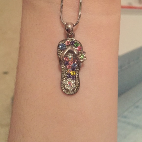 ✨Gorgeous flip flop necklace ✨