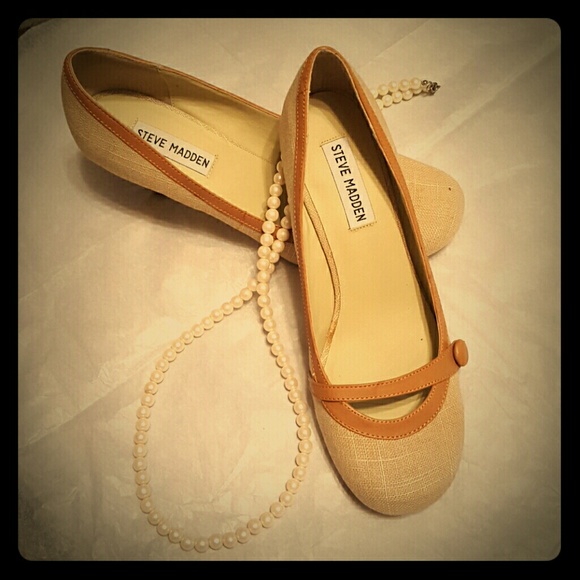 Steve Madden Shoes - 1 DAY SALE!! Steve Madden Fabric Pumps