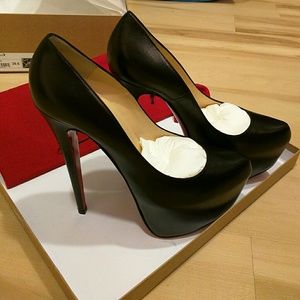 Christian Louboutin Black Leather Daffodile 39.5