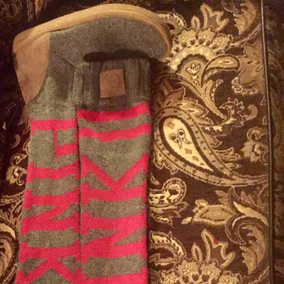 Victoria's Secret GRAY/PINK MUKLUK Boots limited