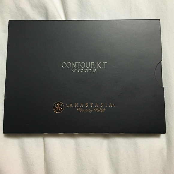Anastasia kit contour