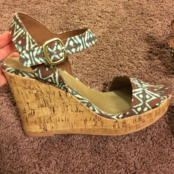 Brown and teal wedges