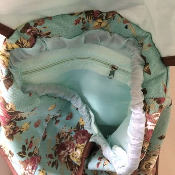 Floral backpack - Picture 2 of 2