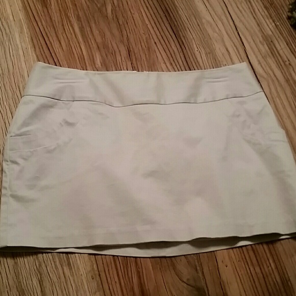 Victoria Secrets adorable khaki mini skirt