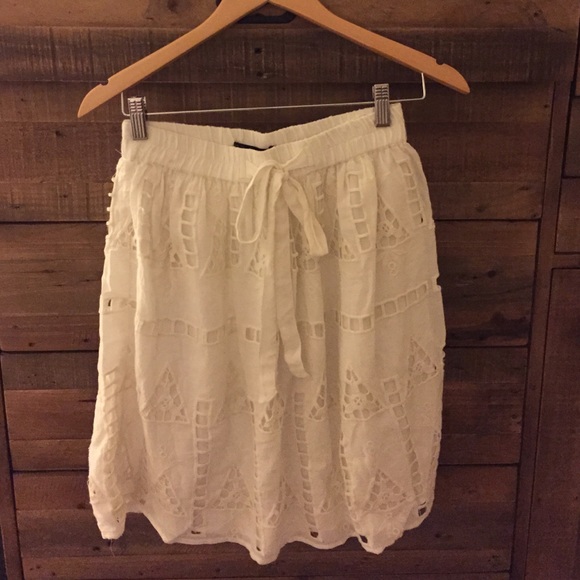 Zara knee length cream skirt