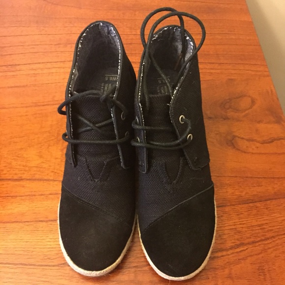 Authentic TOMS Brand Black Suede Wedges Size 6.5