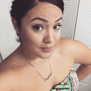 Meet your Posher, Elizabeth