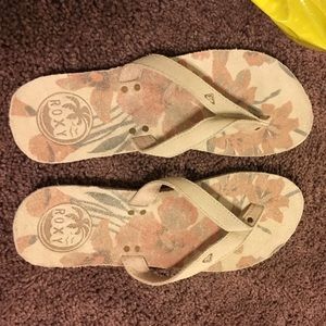 Tan ROXY flip flops